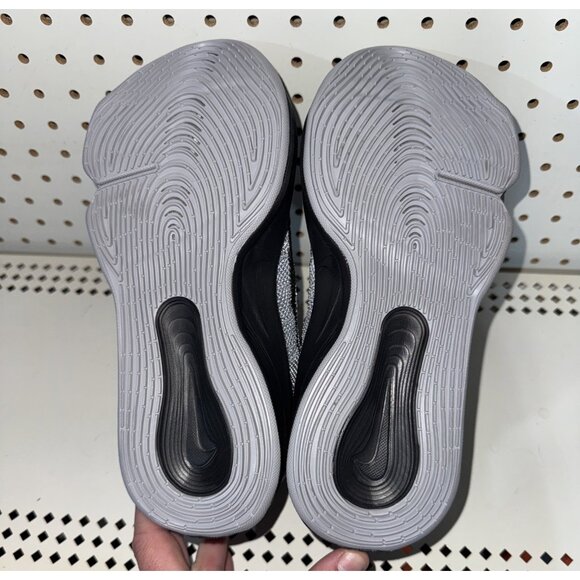 Nike Air Zoom GT Hustle 3 Mens Basketball Shoes Size 9 Gray Black HM0268-001 main image 7